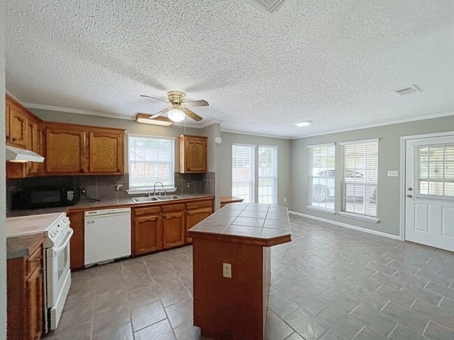 Foto del edificio - 3 Bedroom House in Ascension Parish