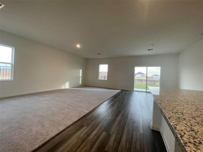 Building Photo - 27211 Blue Pool Dr