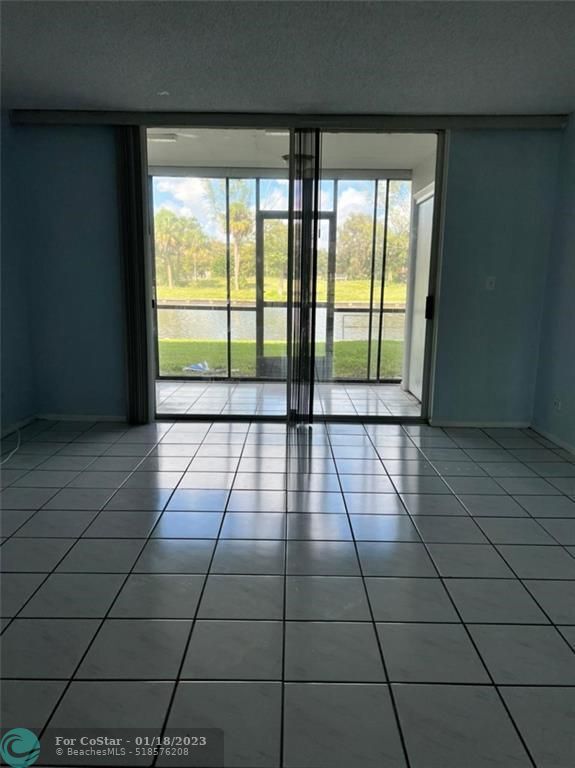 Foto del edificio - 3750 Inverrary Dr