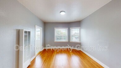 Building Photo - 624 31st St