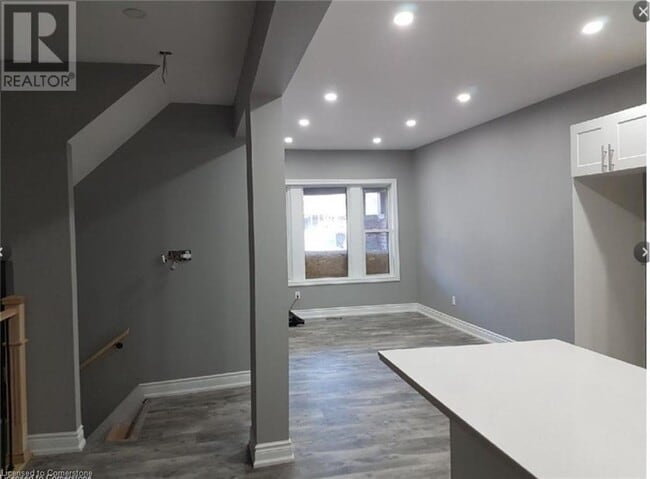 Building Photo - 24 Avalon Pl