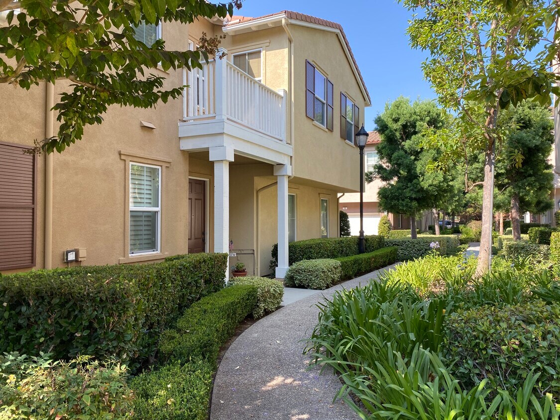 67 Duet, Irvine, CA 92603 Condo for Rent in Irvine, CA