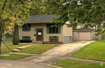 Building Photo - 222 Barbara Ln