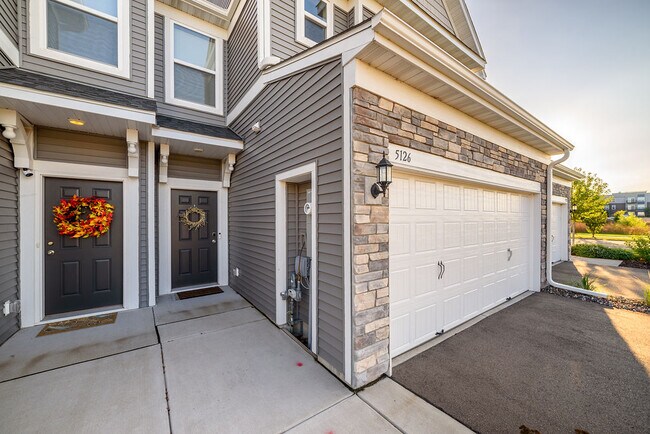 Foto del edificio - 5126 94th Ln N