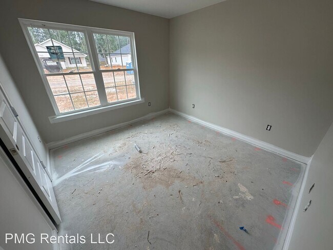 Building Photo - 3 br, 2 bath House - 349 South Bridgeport Dr.