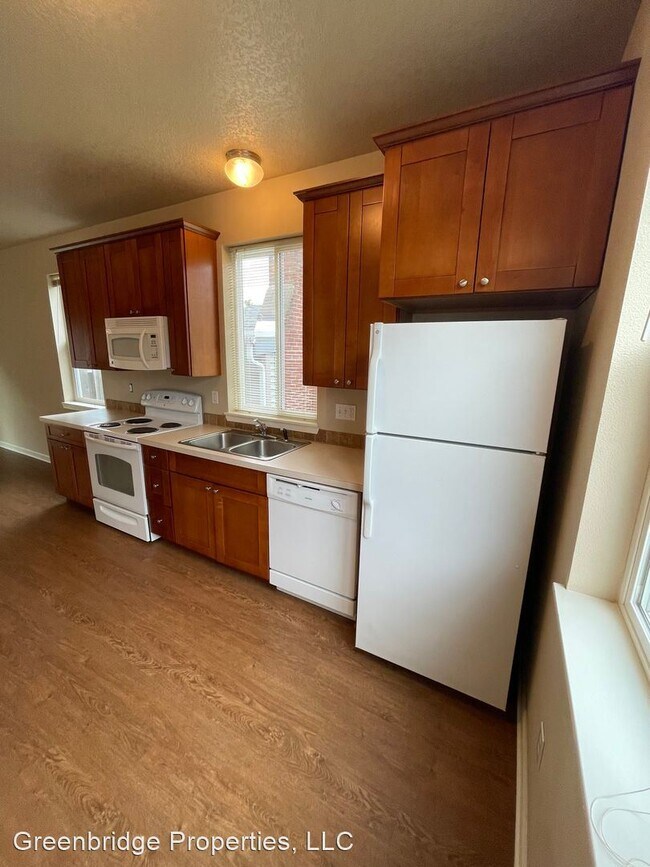 Building Photo - 2 br, 1 bath House - 6105 SE 74th Ave.