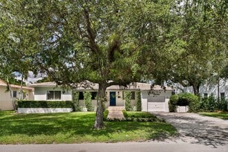 Building Photo - 4724 Orduna Dr