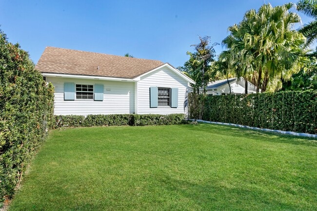 Photo - 211 Miraflores Dr House