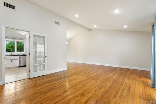 Foto del edificio - 4 Kingwood Rd