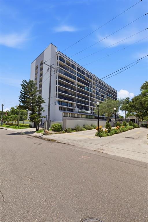Building Photo - 3211 W Swann Ave