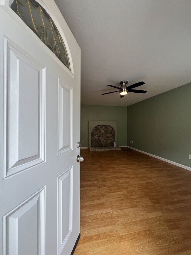 Foto del edificio - Charming 3-Bedroom Lake Berryessa Home