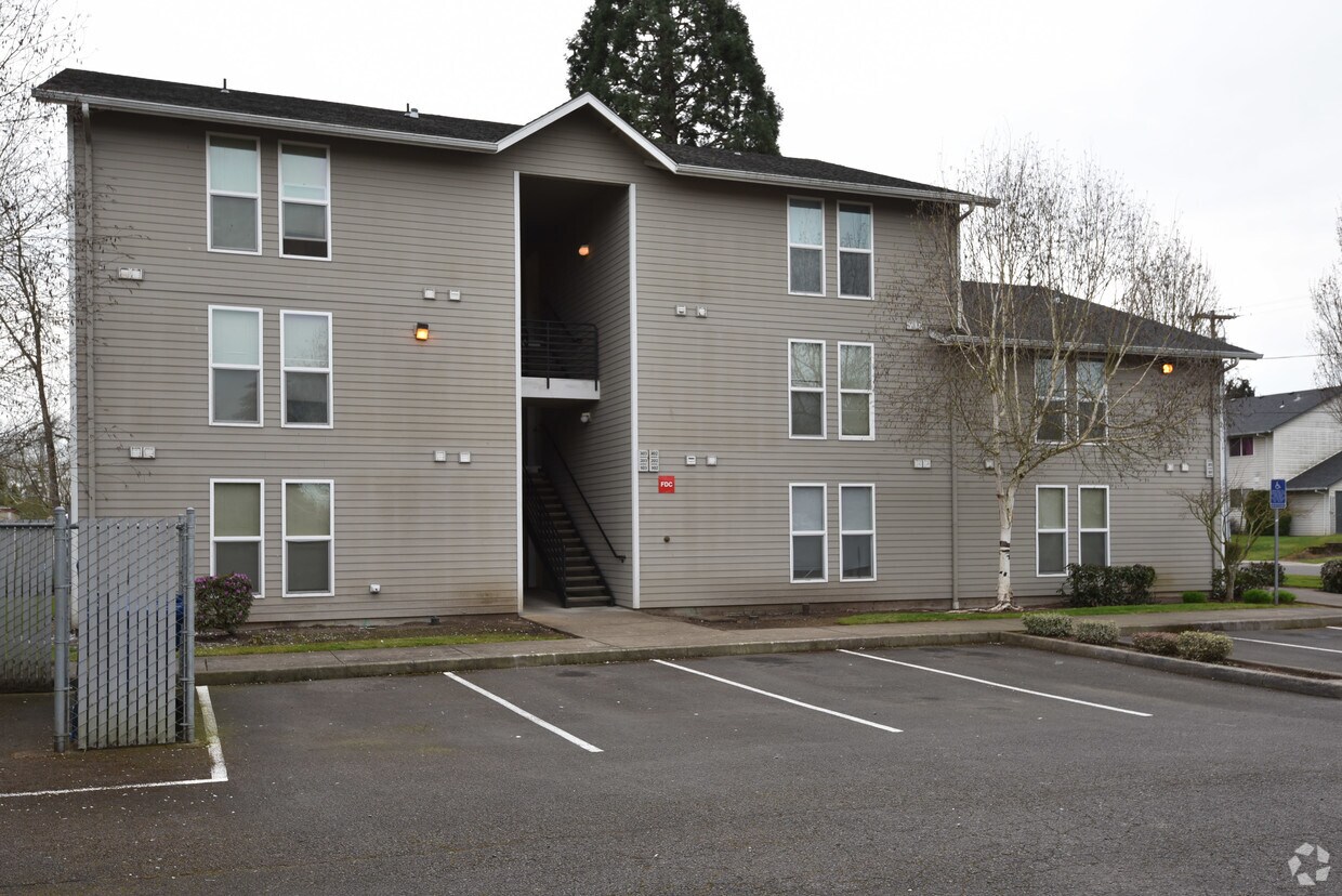 Foto del edificio - 10th Ave Apartments