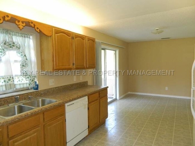 Building Photo - 5320 Lee Ann Dr