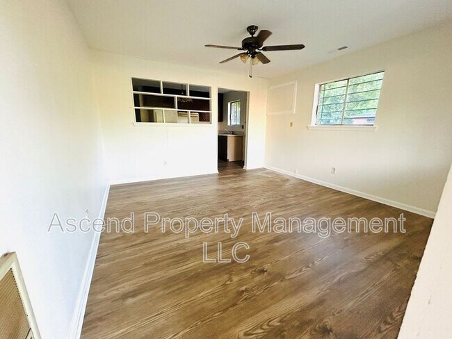 Foto del edificio - 1106 N Hickory St