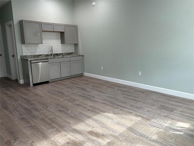 Foto del edificio - 120 Boxwoods Ln