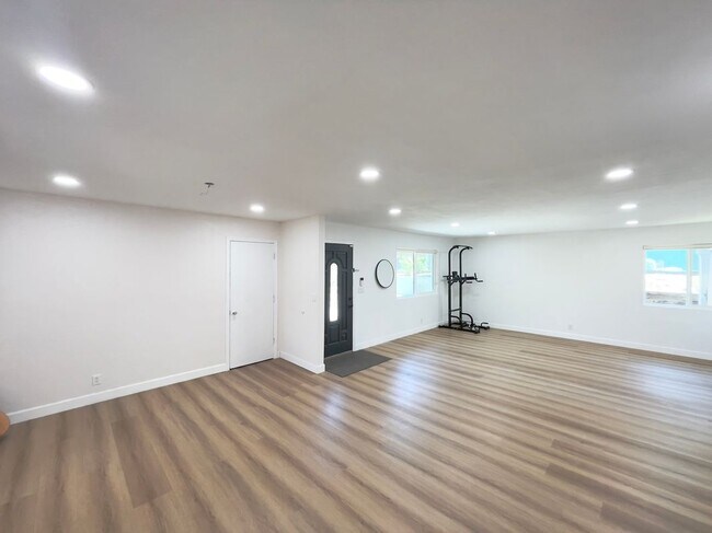 Foto del edificio - 2243 S Otterbein Ave
