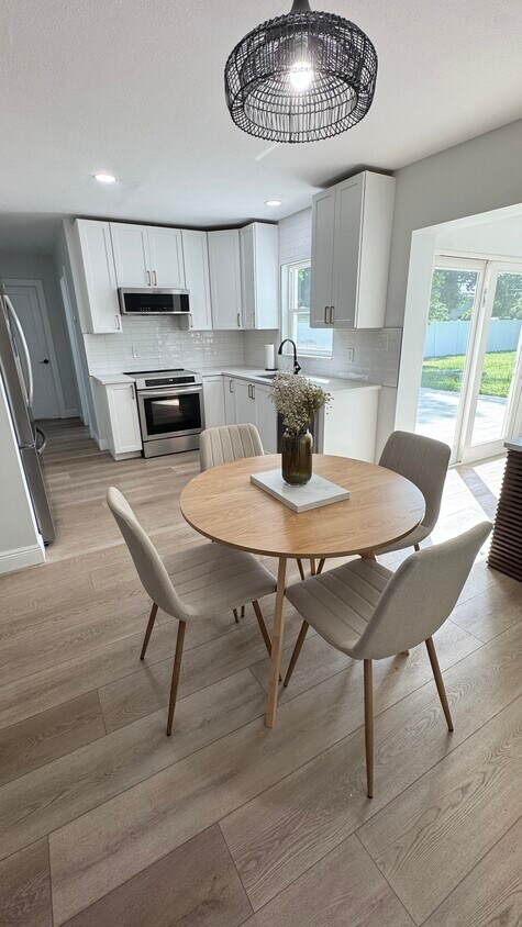 Foto principal - 2936 27th Ave N