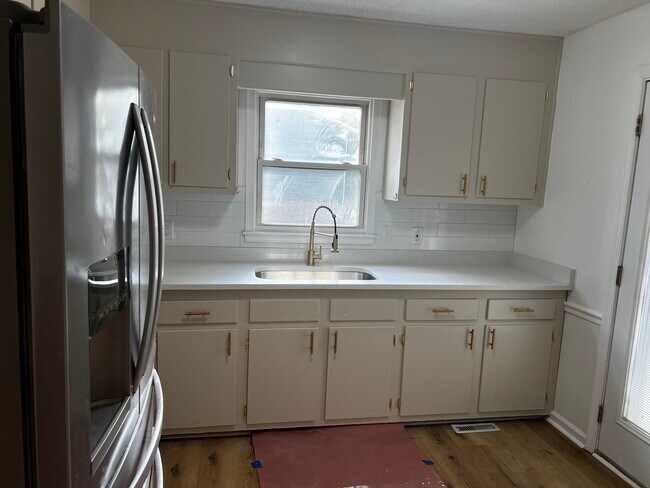 Foto del edificio - 4882 Dippen Rd