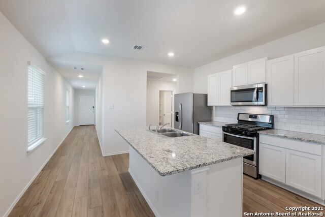 Foto del edificio - 3802 Claystone Canyon