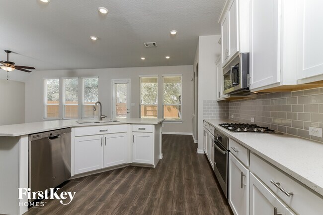 Building Photo - 15231 Maskette Ave