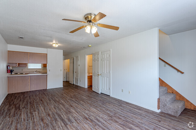 2BR, 2BA - 1020 SF - Porter Place Townhomes