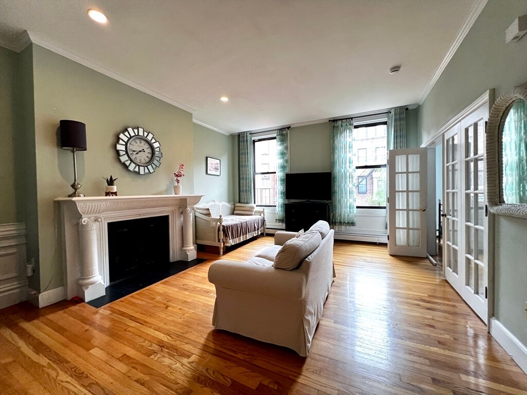 Primary Photo - 275 Beacon St