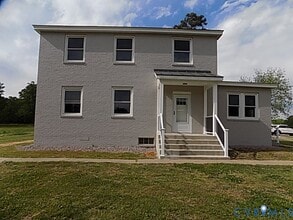 Building Photo - 5300 River Rd