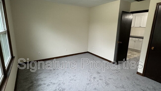 Building Photo - 211 Newbridge Rd