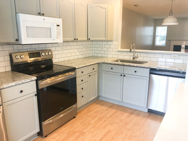 spacious brand new kitchen - 2210 Cigar Ct