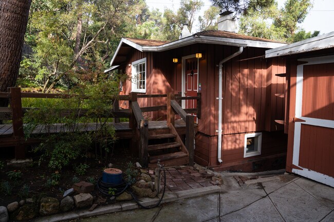 Building Photo - 7101 Woodrow Wilson Dr
