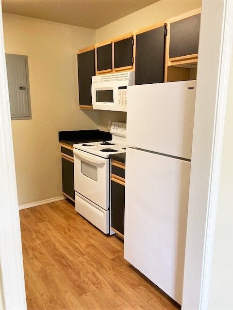 Building Photo - Mountain View Apartments