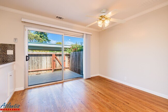 Foto del edificio - 457 Oak Ave