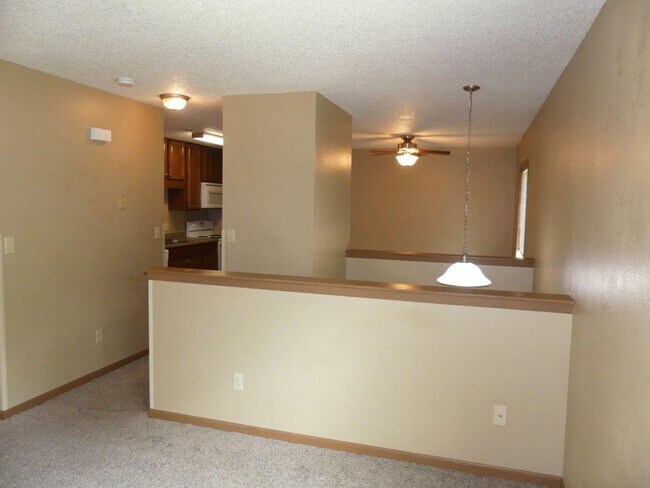 Building Photo - Sandpiper Townhomes