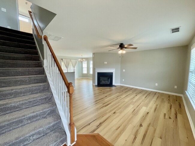 Building Photo - 3 bed, 2 bath Nest in Cameron