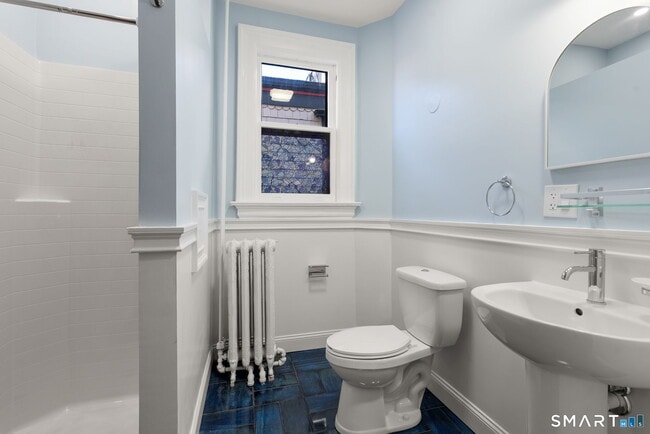 Foto del edificio - 360 Farmington Ave