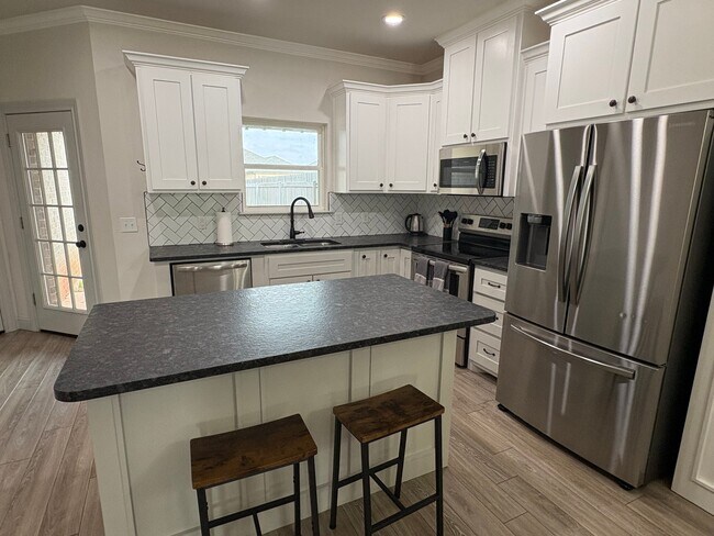 Foto del edificio - 7319 Mountain View Rd