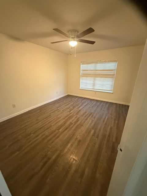 Dormitorio 3 - 1630 J Lawson Blvd