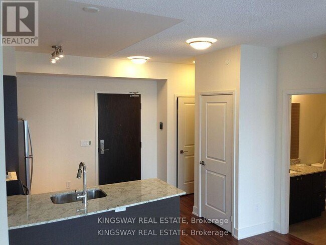 Photo du bâtiment - 88-1688 Sheppard Ave E