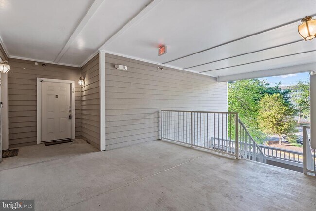 Building Photo - 14301 Grape Holly Grove