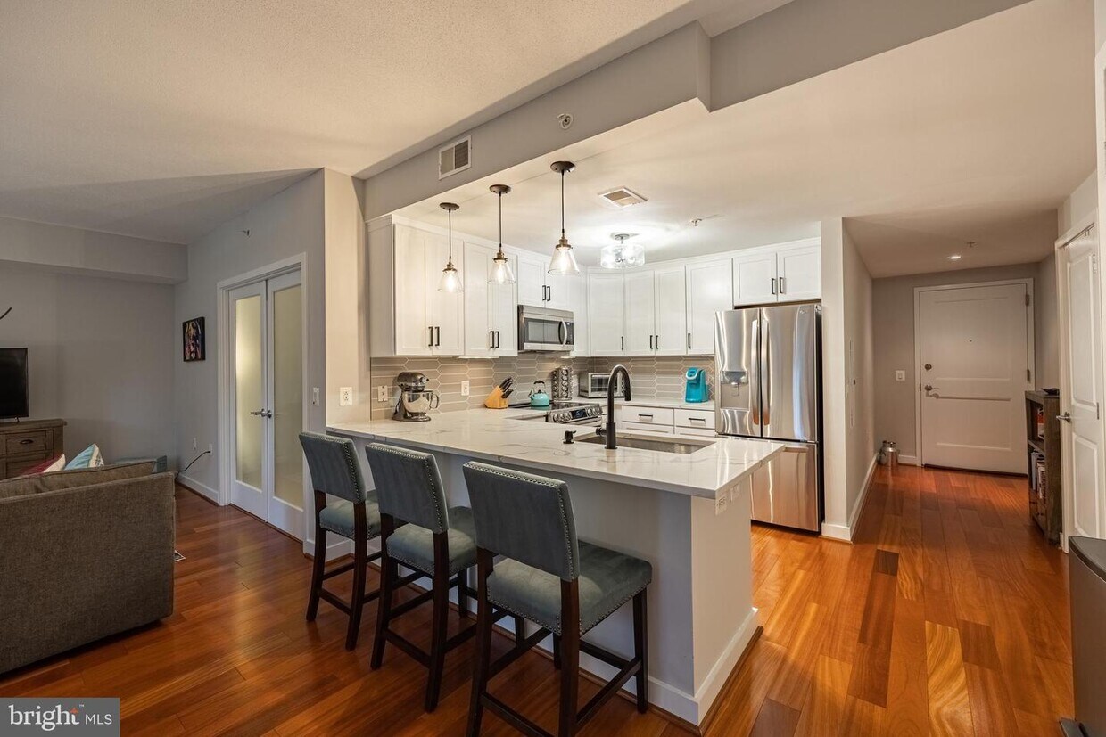 Foto principal - 888 N Quincy St