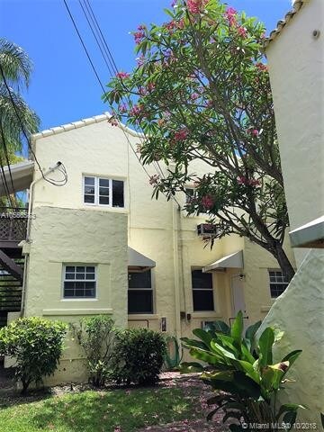 Building Photo - 515 Catalonia Ave