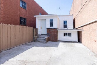 Building Photo - 100-30 Martense Ave