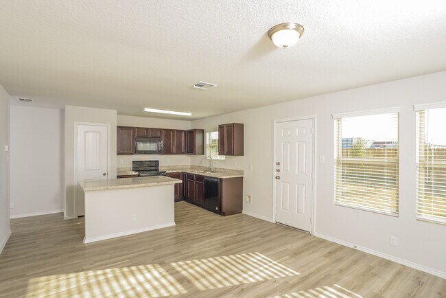 Building Photo - 5214 Blue Ranch