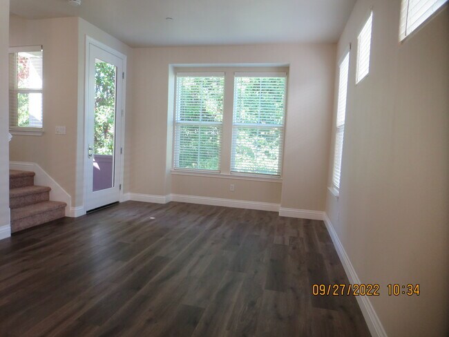 Building Photo - 4218 Streamside Dr