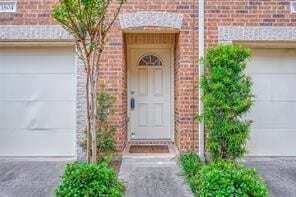 Photo - 8715 Meadowcroft Dr Apartment
