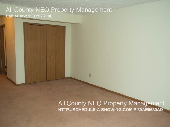 Building Photo - 10555 Village Dr