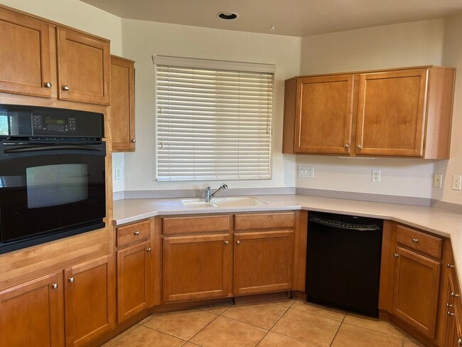 Building Photo - 13798 E Fiery Dawn Dr