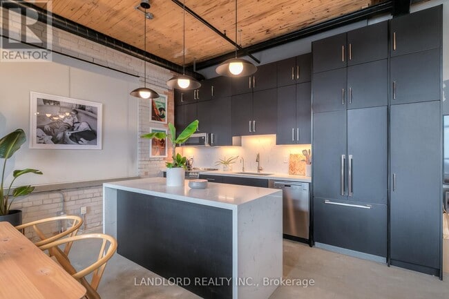 Building Photo - 68 Broadview Ave