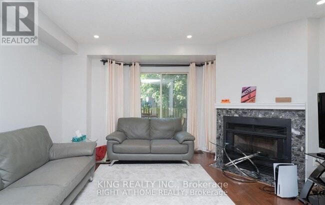 Building Photo - 2472 Eglinton Ave E