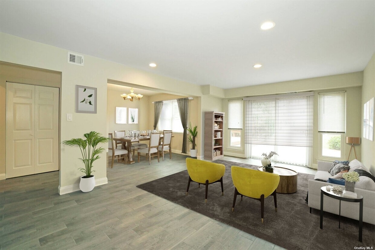 Foto principal - 65 Manors Dr